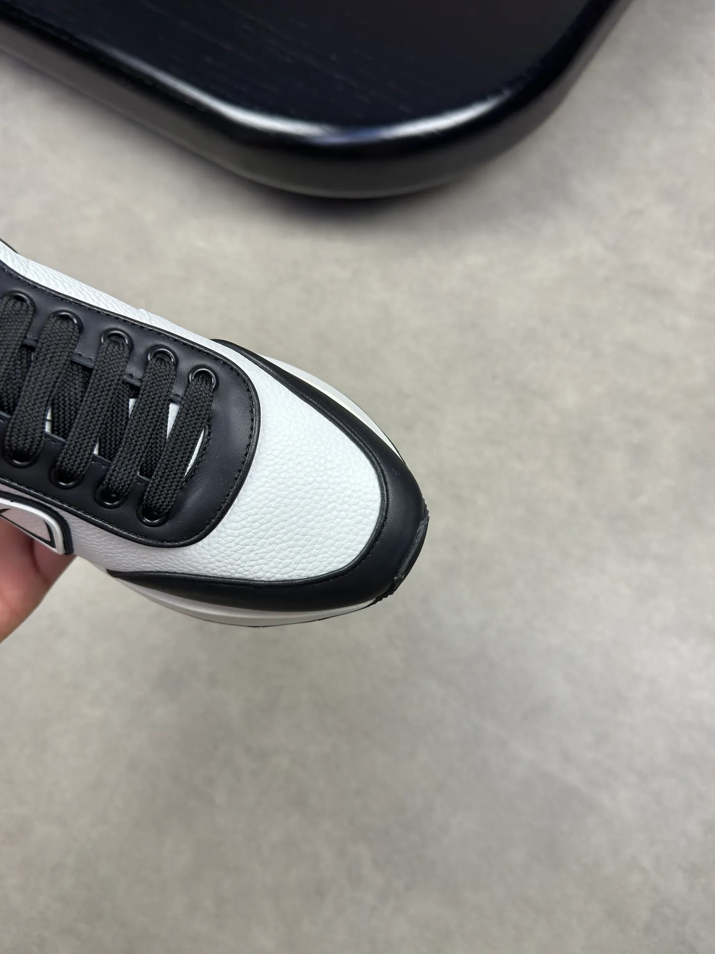 [VALENTINO] Valentino men's shoes 💰500💰 - High-end quality original order - Upper: 🔝 Nappa calf leather, tumbled calf leather, sewn brand plastic totem - Lining: brand mesh canvas, foot pad; water-dyed cow leather - Outsole: multi-color wear-resistant velvet·rubber; combined molded outsole -Super high quality control·Fine workmanship: highlighted (high-end·luxury·grade) -Size :38-44 (45 can be customized)·3300
